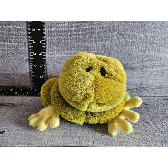 JLI Green Plush Frog Toad 1994 Realistic Stuffed Animal 4" Petting Zoo Amphibian - Picture 4 of 8